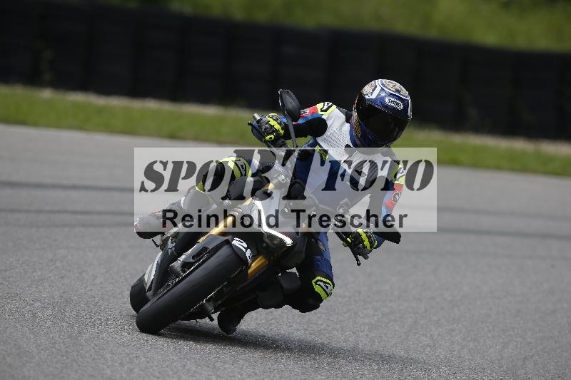 /Archiv-2024/29 12.06.2024 MOTO.CH Track Day ADR/Gruppe gelb/26